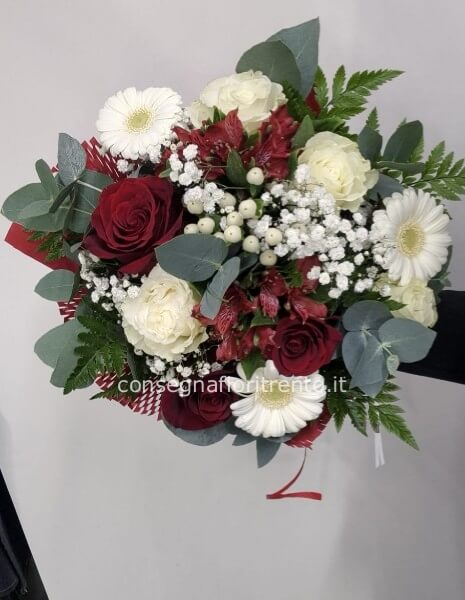 bouquet misto bianco e rosso.